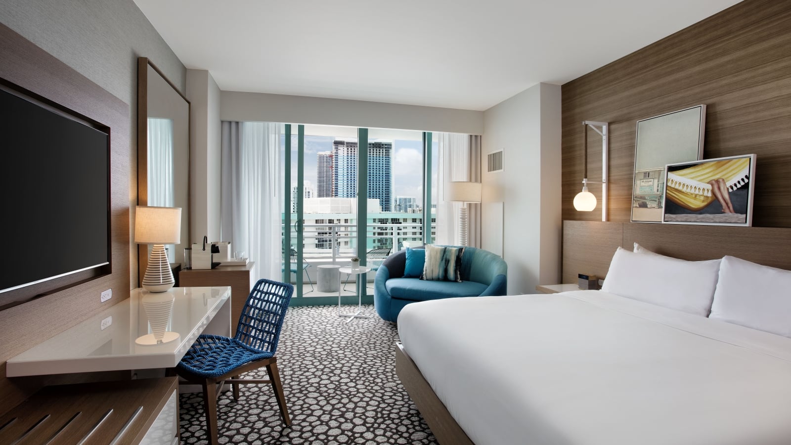 King Bed Partial Ocean View Balcony Guestroom