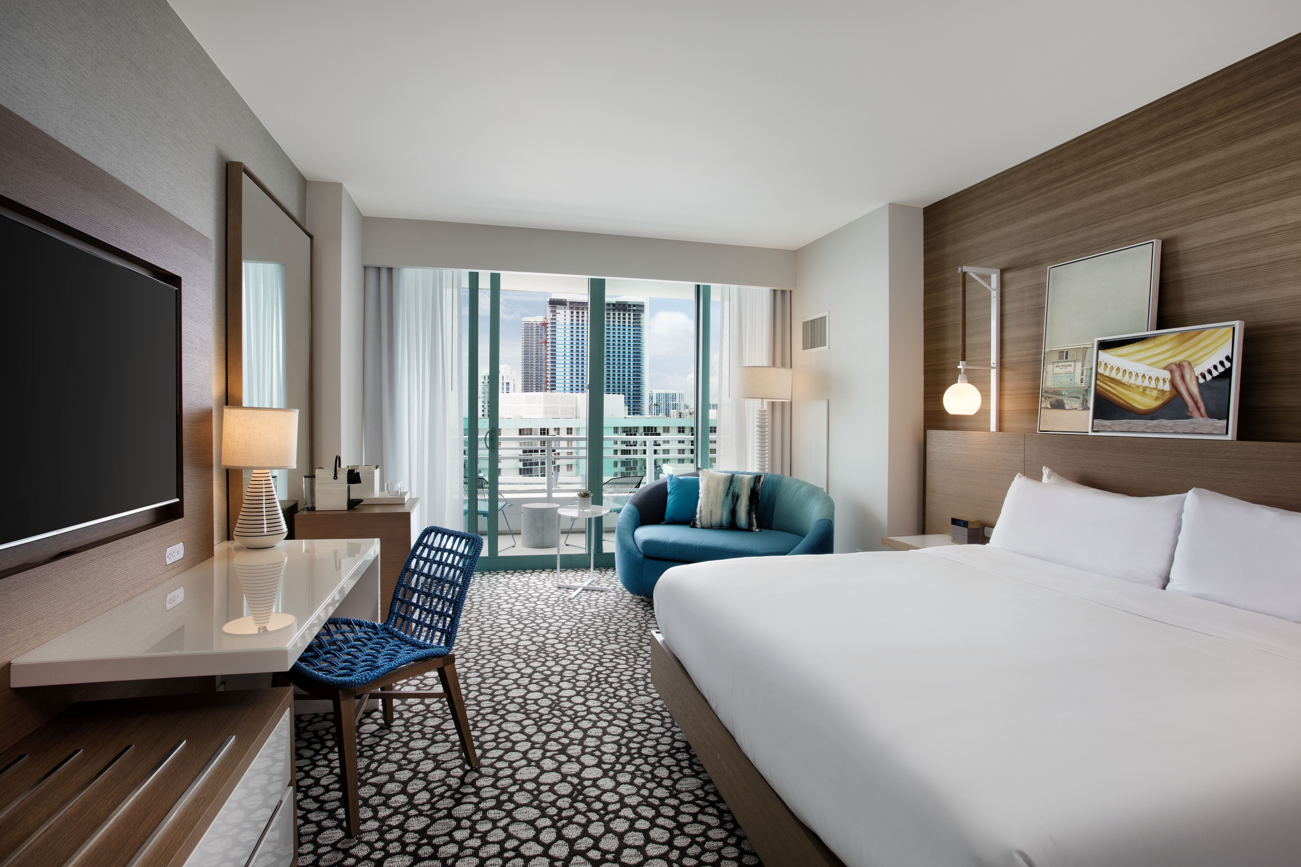 King Bed Partial Ocean View Balcony Guestroom