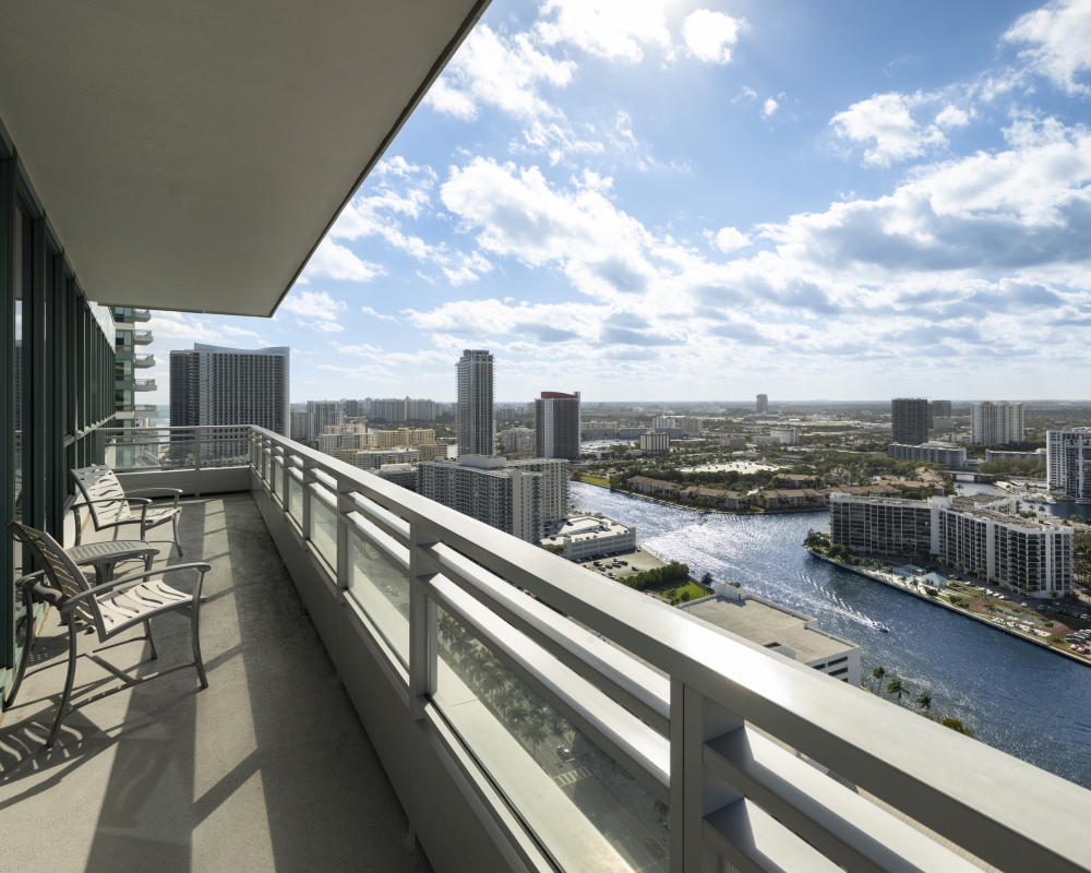 Intracoastal View Balcony overlooking the city