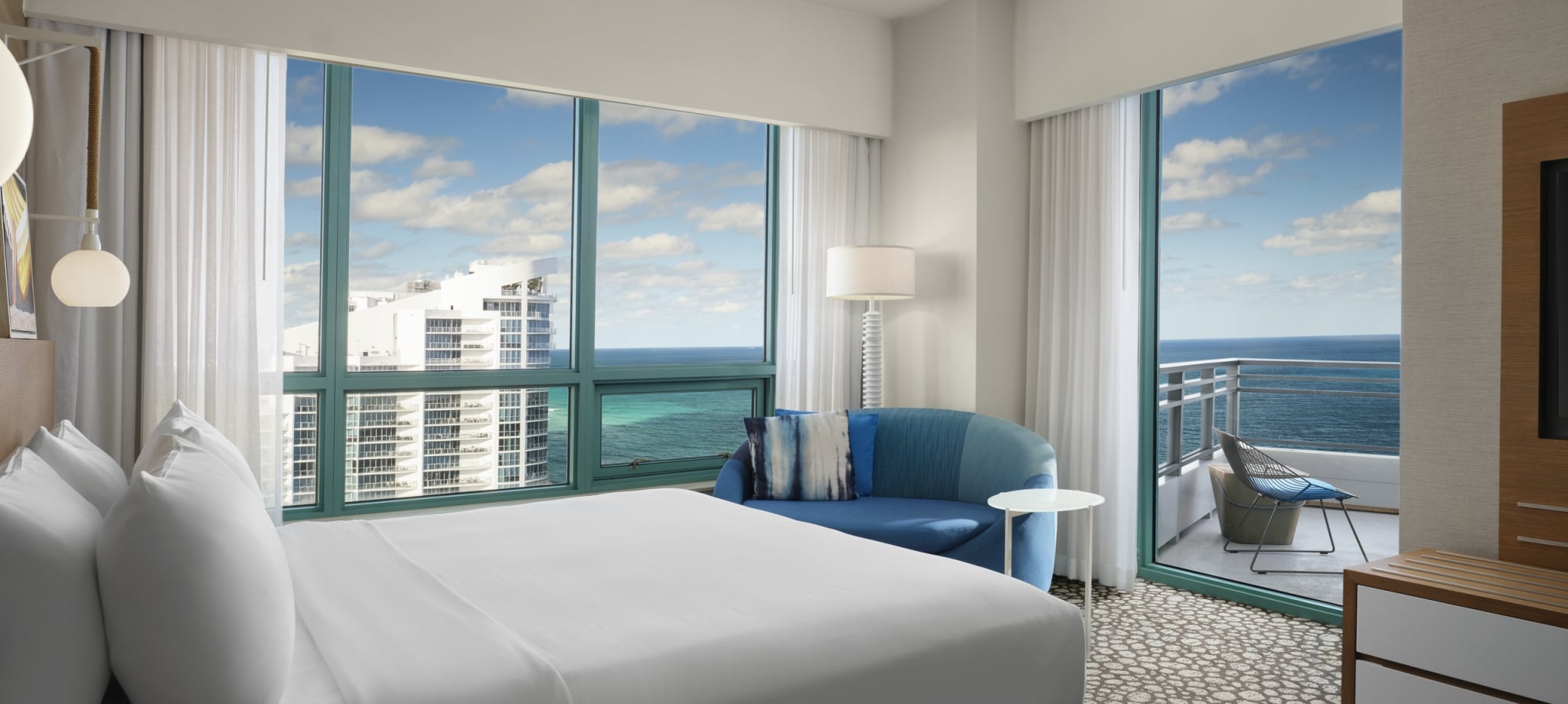 Oceanfront Corner King Suite