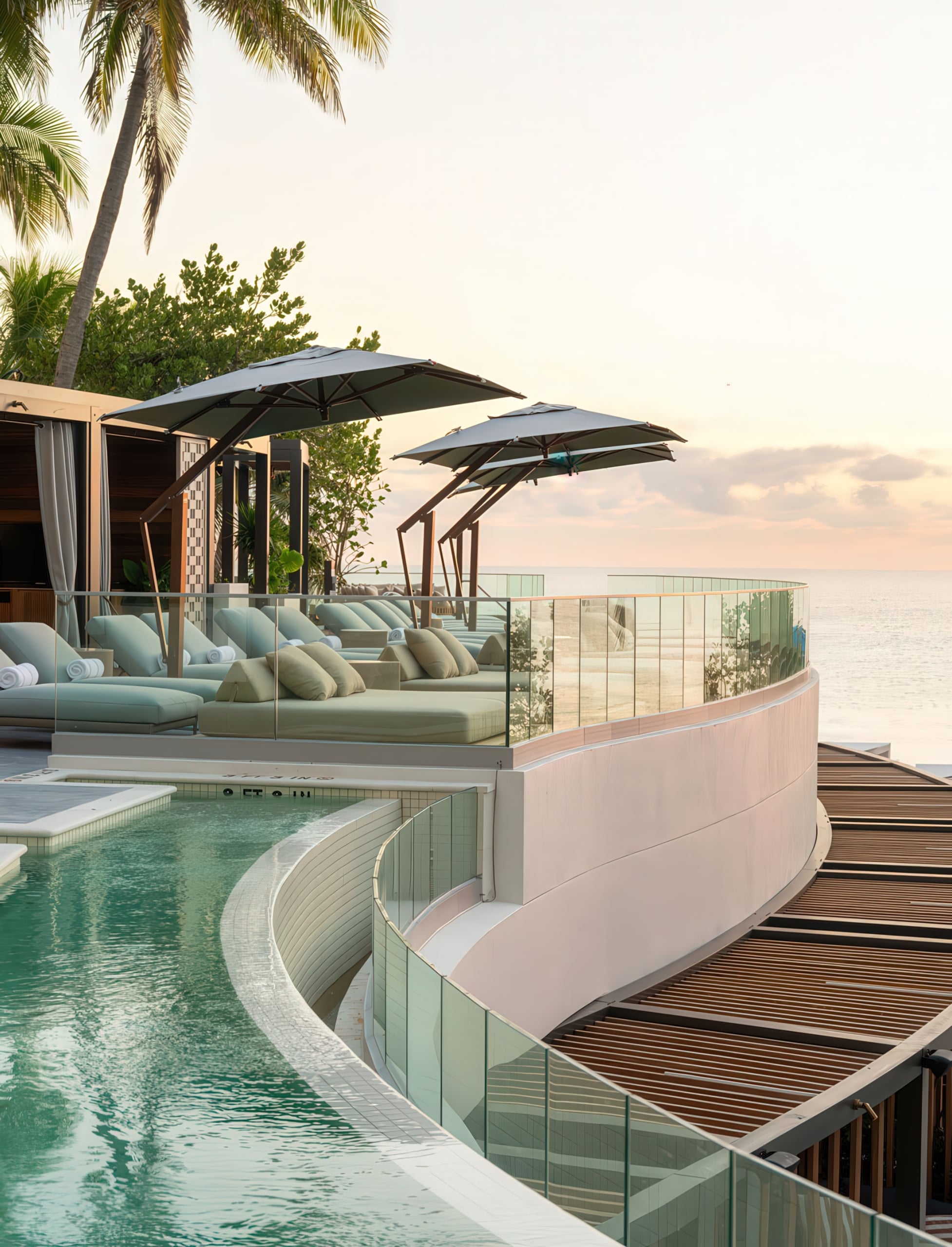 Verandah Social Club - Daybeds & Dip Pools