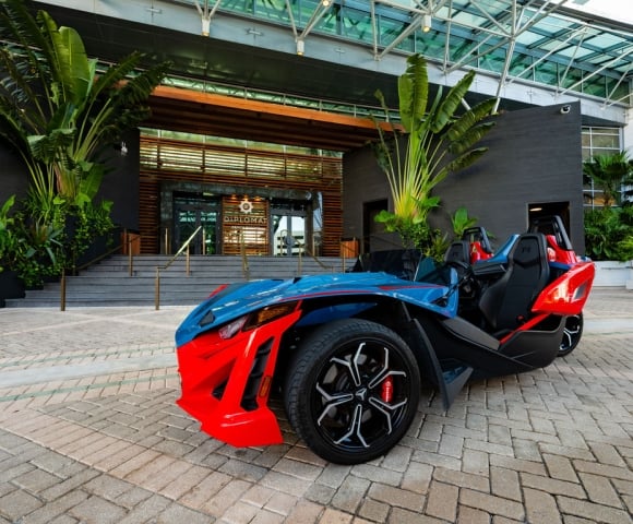 Cruie Hollywood Beach with a Slingshot Rental